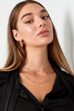 necklace with a twist h5 Picture2